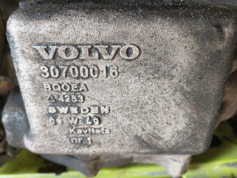 Rozpredam volvo xc90 136kw d5 rok 2006 - 8