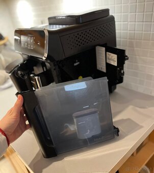 Predám automatický kávovar Philips LatteGo 2230/10. - 8