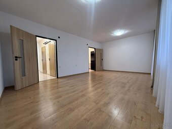 4i byt |balkón+loggia| NEZARIADENÝ | centrum Predmestská - 8