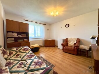 4 IZBOVÝ RD S GARÁŽOU, POZEMOK 960M2, BREZOVÁ POD BRADLOM - 8