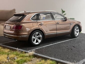 1:18 2016 BENTLEY Bentayga - Bronze Met. - Kyosho - 8