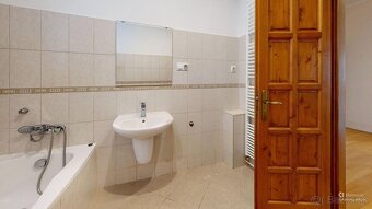 Rodinný dom s dvoma bytovými jednotkami a záhradou v obľúben - 8