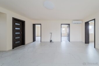 4i rodinný dom s terasou na predaj, obec Méra, Maďarsko - 8