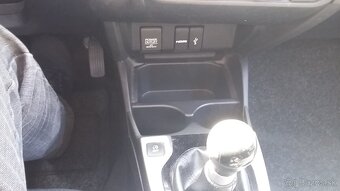 HONDA JAZZ 1.3i-VTEC COMFORT MT 2016 - 8