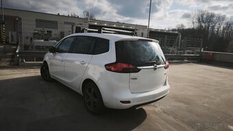 Opel Zafira Tourer Benzín LPG - 8