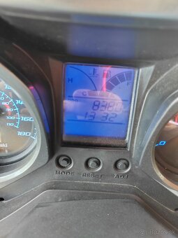Kawasaki J 300 r, v 2017 naj 8300km - 8
