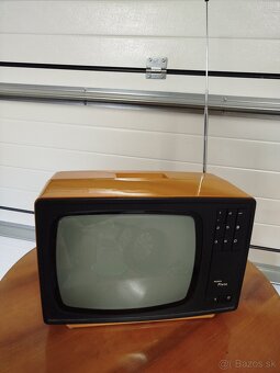 Retro - 8