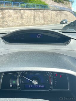 Honda Civic hybrid - 8