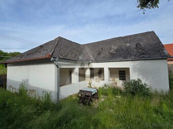 Na predaj starší rodinný dom s vínnym domčekom - Bajtava - 8