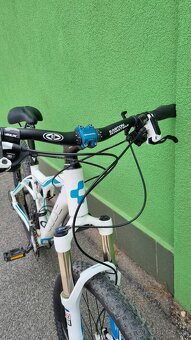 Dámsky celoodpružený horský bicykel CUBE - 8