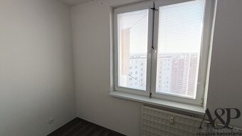NA PREDAJ REKONŠTRUOVANÝ 4 IZBOVÝ BYT S LOGGIOU, 88M2, UL. S - 8