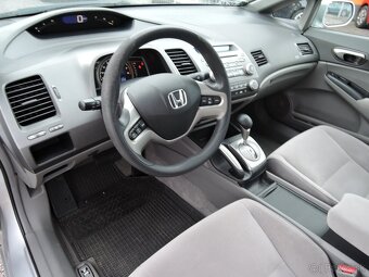 Honda Civic sedan 1,8 i-VTEC Aut. Šíbr 2006 - 8