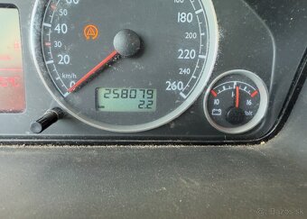 VW Sharan 1.9 TDI – spoľahlivé auto - 8