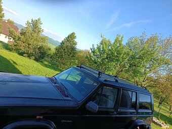 Jeep Cherokee xj 2,5 - 8