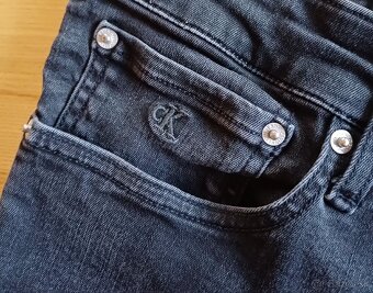 Calvin Klein čiernošedé skinny strečové - 8