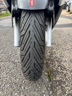 Aprilia sr max 125 - 8