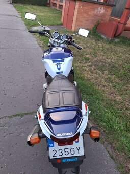 Suzuki gsx 1400 - 8