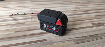 Adaptér batérie Milwaukee M18 - 8