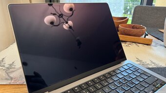 Macbook Pro M2 Pro 14”, 16GB RAM, 512GB SSD - 8