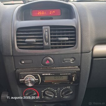 Renault CLIO 1,2 16V - 8