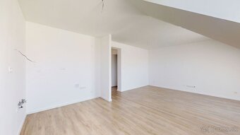 Polianky / B6412 / 2-izbový byt s loggiou - 8