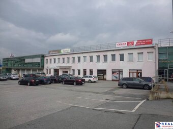 STROJNÍCKA: VOĽNÉ OBCHODNÉ priestory 48 m2 - PRÍZEMIE - 8