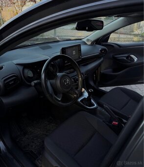 Toyota yaris 1.5 dynamic force, 2021 - 8