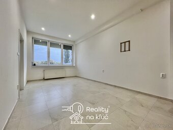 Na prenájom elegantný čiastočne zariadený veľký 2-izbový byt - 8