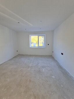 3.izb RD 730m pozemok - 8