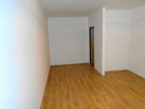 Kompletne zrekonštruovaný príjemný 2 izbový byt v Brezne - 8