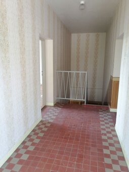 Poschodový rodinný dom v obci Keť - 8