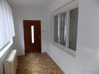 Na predaj starší dom v N. Zámkoch -pozemok 807 m2. - 8