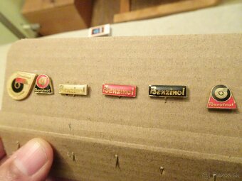 Predám rôzne odznaky, aj Brigáda socialistickej práce. - 8