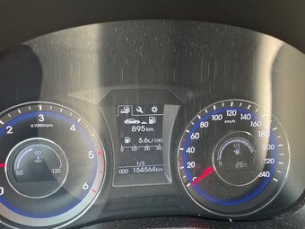 HYUNDAI i40 COMBI 1.7 CRDi - 8