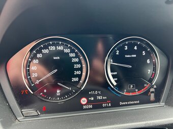 BMW X1 xDrive 20i A/T - 8