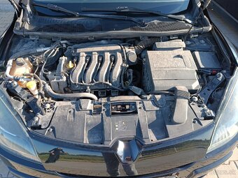 Renault Megane 1.6 16V - 8