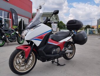Honda Integra 750 - 8