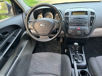 Kia Cee’d SW 1,6 CRDI - 8