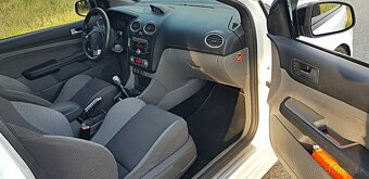 Ford Focus 2.5 ST - 8