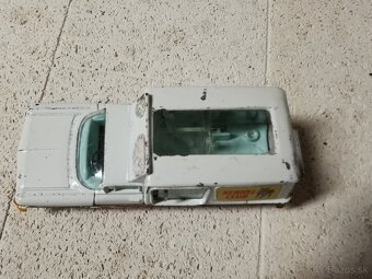 Corgi Chevrolet Impala Kennel pick up - 8