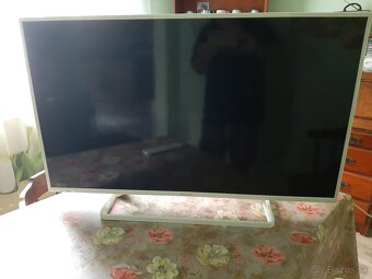 TV Panasonic VIERA TX-42AS600EW . - 8