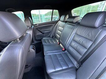 Volkswagen Golf - 8