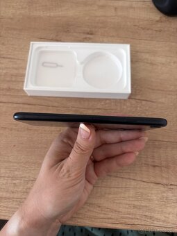 iPhone SE 2022 64GB - 8