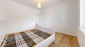 NA PREDAJ Moderný 4-izbový rodinný dom v tichej lokalite - 8