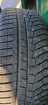 Predám zimne peneu 215/60 R16 RV 2019 - 8