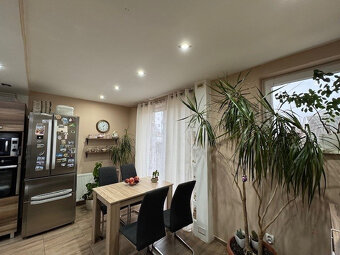 FINREAL s.r.o. Vám ponúka NA PREDAJ rodinný dom v Kolárovo - 8