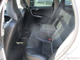 VOLVO XC60 2,4D4 Summum AWD Auto Pano Xen 2014 - 8