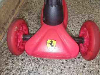 Kolobežka Ferrari - 8