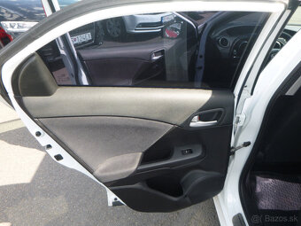 Honda Civic 1,4i 16V 2012 - 8