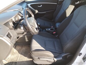 Hyundai i30 combi 1.6 crdi - 8
